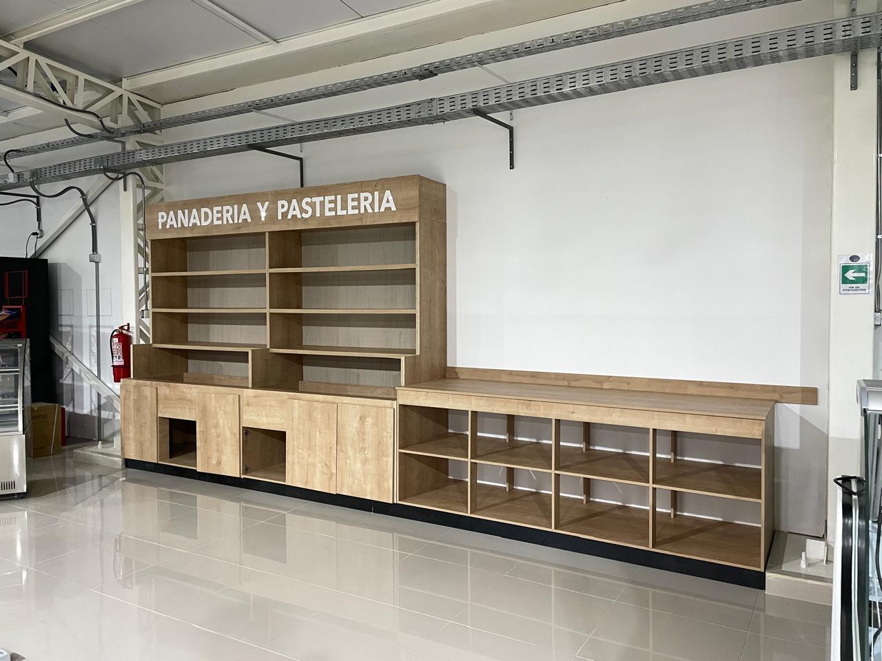 Mueble y señalética Panadería El Olivo