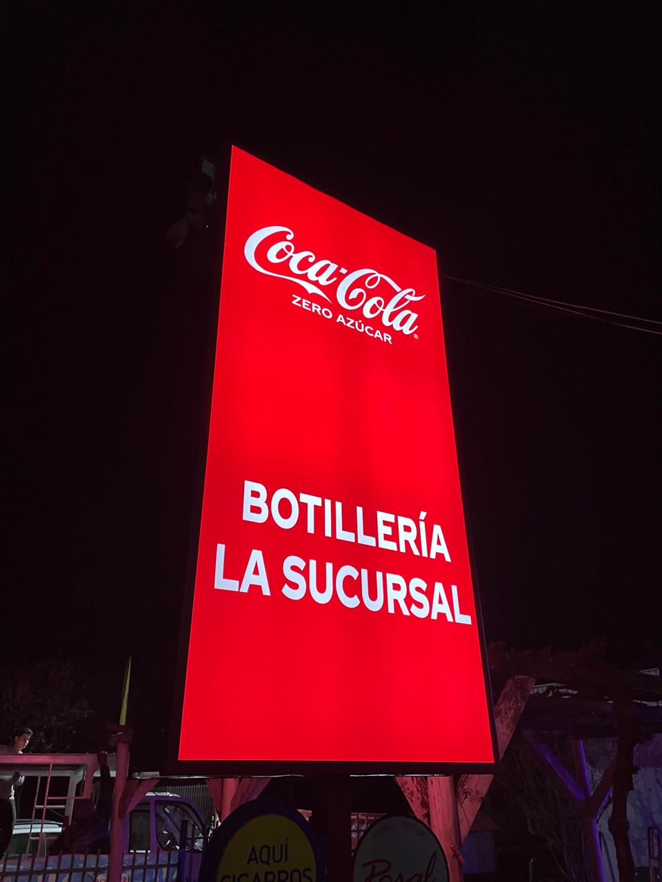 Letrero retroiluminado Coca-Cola Botillería La Sucursal