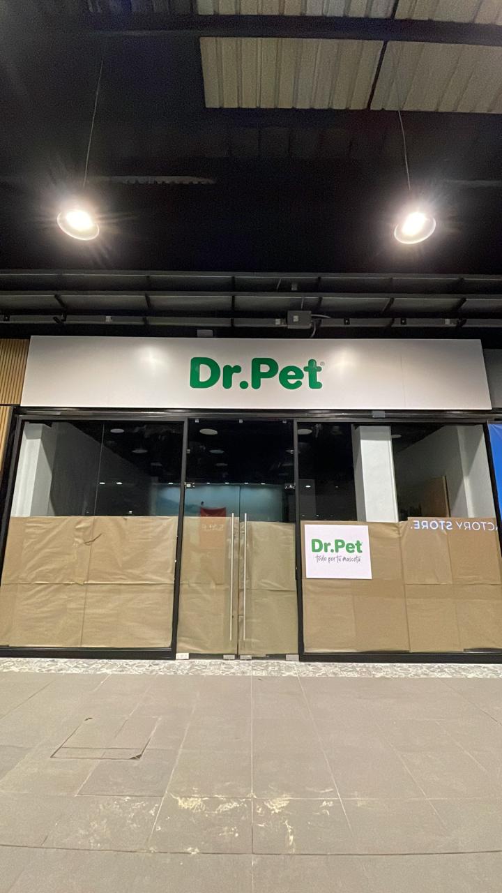 Señalética de fachada Dr.Pet